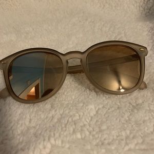 LeSpecs Bandwagon Sunglasses Excellent Condition!